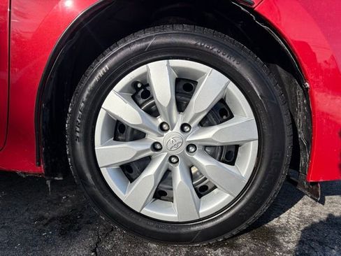 Used 2015 Toyota Corolla LE image 15