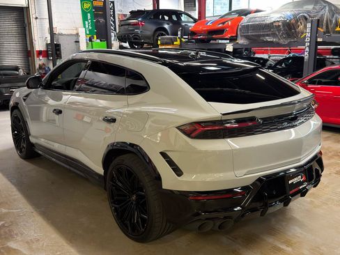 Used 2026 Lamborghini Urus SE AWD/4WD image 11