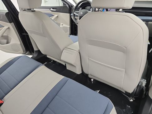 New 2026 Volkswagen Jetta SE FWD image 11