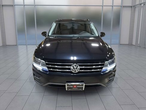 Used 2021 Volkswagen Tiguan SE w/ Panoramic Sunroof Package image 3