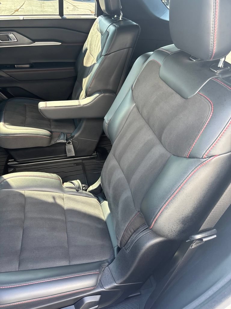Used 2025 Ford Explorer ST AWD/4WD image 28