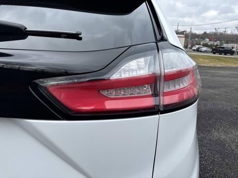 Used 2022 Ford Edge SEL image 7