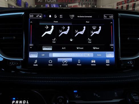 Used 2023 Chrysler Pacifica Touring-L FWD image 37