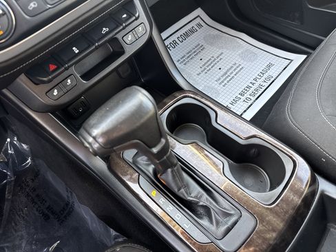 Used 2020 GMC Canyon SLE w/ Elevation Edition image 24