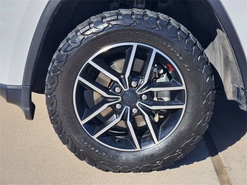 Used 2019 Jeep Grand Cherokee Trailhawk image 22