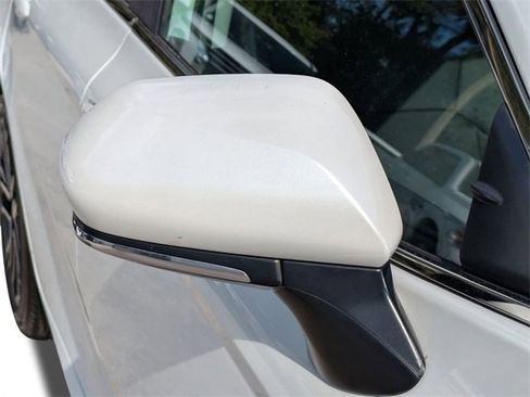 Used 2025 Toyota Camry XLE image 12