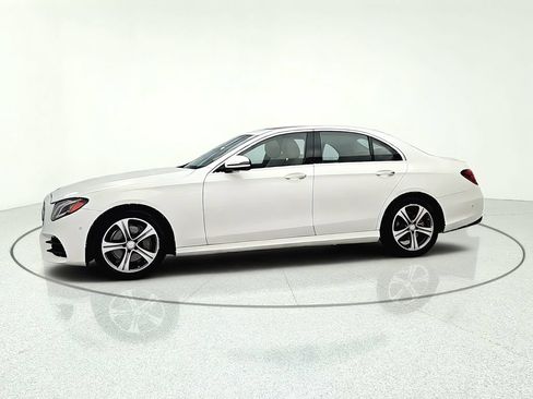 Used 2017 Mercedes-Benz E 300 4MATIC image 4