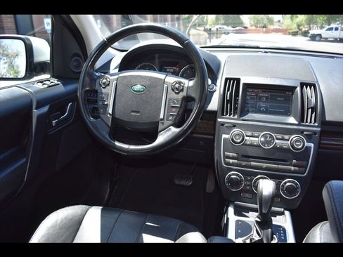 Used 2014 Land Rover LR2 AWD/4WD image 29