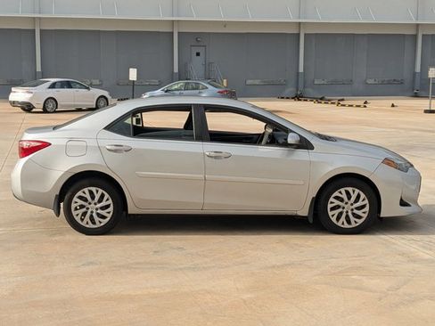 Used 2019 Toyota Corolla LE FWD image 4