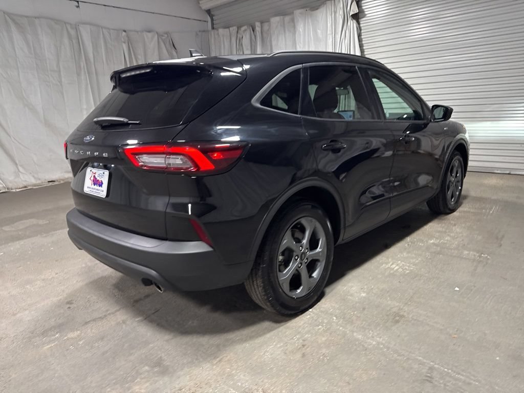 Used 2025 Ford Escape ST-Line FWD image 7
