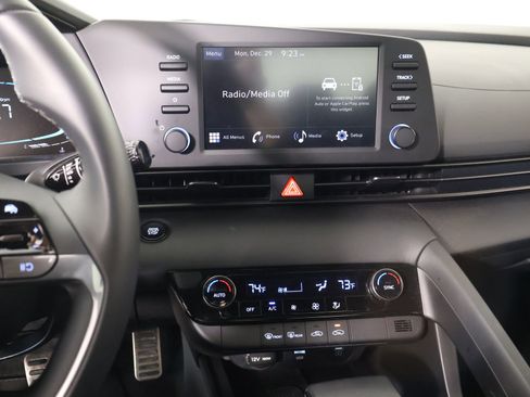 Certified 2025 Hyundai Elantra Sport image 5