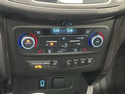 Certified 2018 Ford Escape Titanium w/ Ford Safe & Smart Package image 22