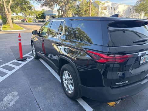 Used 2023 Chevrolet Traverse LS w/ Safety Package FWD image 6