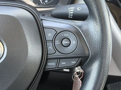 Used 2025 Toyota Corolla LE FWD image 15