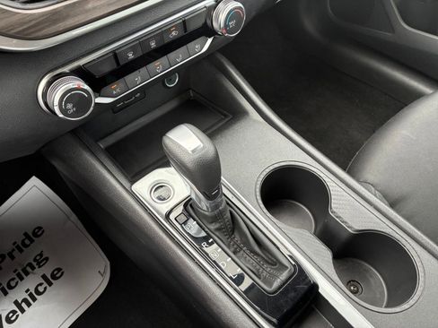 Used 2025 Nissan Altima 2.5 SV image 39