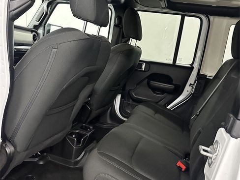 Used 2018 Jeep Wrangler Unlimited Sport S image 26