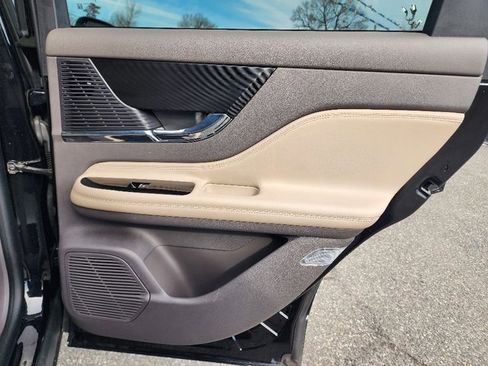 Used 2022 Lincoln Corsair Standard w/ Equipment Group 101A image 16