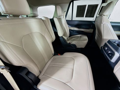 Used 2022 Ford Expedition Limited image 37