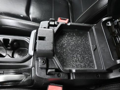 Used 2020 Jeep Wrangler Unlimited Sahara AWD/4WD image 23