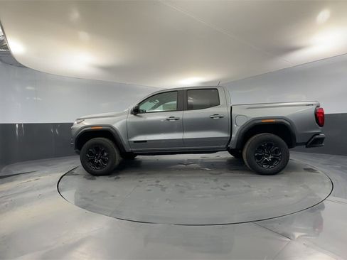New 2025 GMC Canyon Elevation w/ Convenience Package image 2