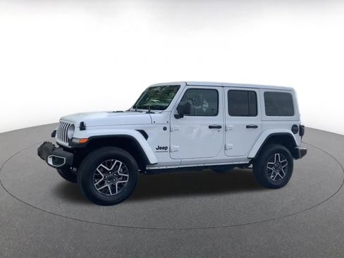 Used 2025 Jeep Wrangler Sahara image 8