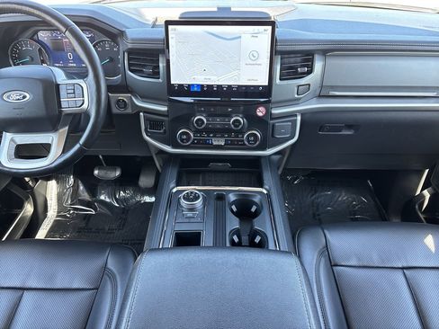 Used 2024 Ford Expedition XLT image 15