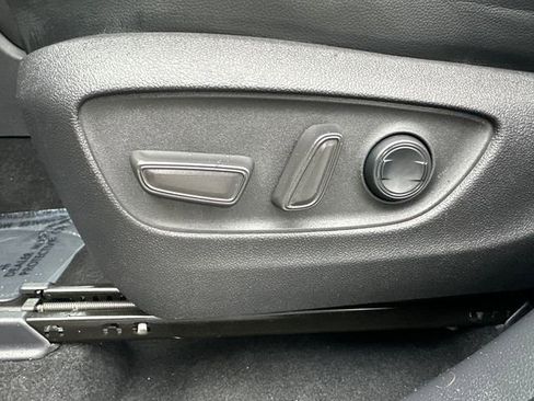 Used 2022 Toyota Highlander XLE AWD/4WD image 30