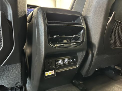 Used 2024 Jeep Grand Cherokee Limited RWD image 41