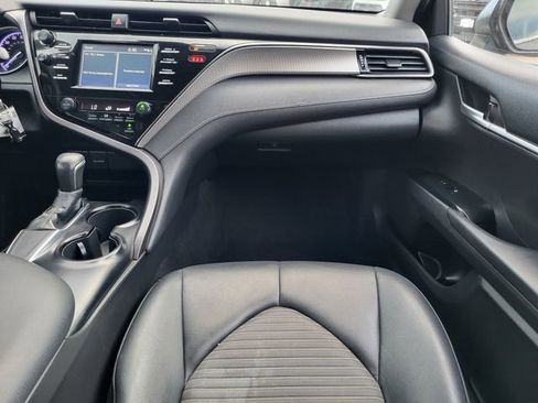 Used 2019 Toyota Camry SE FWD image 24
