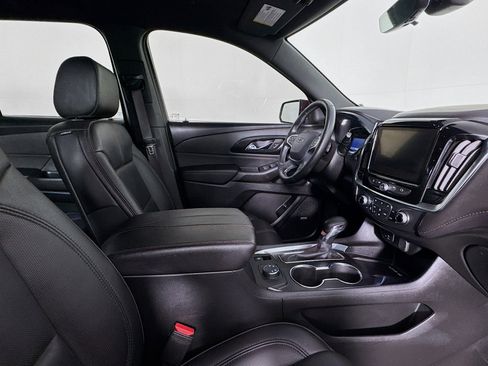 Used 2024 Chevrolet Traverse RS image 28