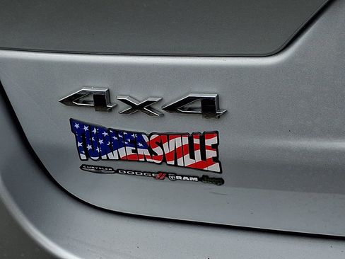 Used 2022 Jeep Grand Cherokee Limited w/ MOPAR Finishing Package AWD/4WD image 16