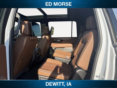 New 2026 Chevrolet Suburban High Country AWD/4WD image 13