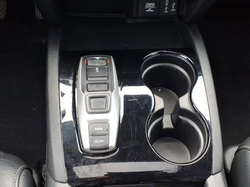 Used 2018 Honda Pilot Touring image 23