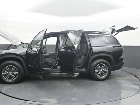 Certified 2026 Chevrolet Traverse LT FWD image 53