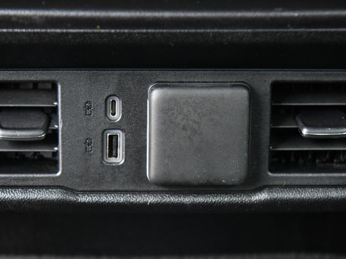 Used 2024 GMC Sierra 1500 SLT image 38