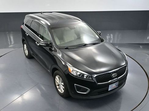 Used 2017 Kia Sorento LX w/ LX Convenience Package AWD/4WD image 54