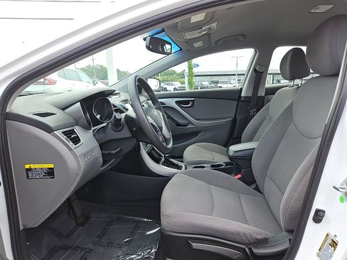 Used 2015 Hyundai Elantra SE w/ Option Group 02 FWD image 13