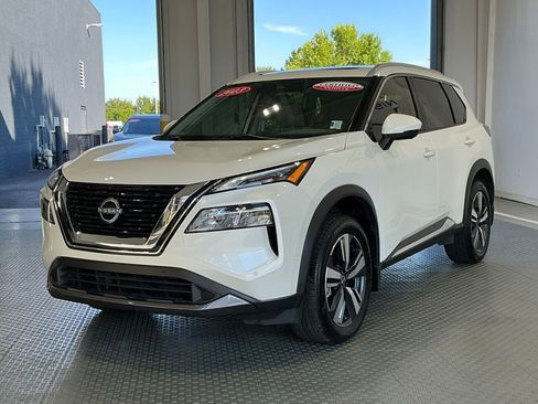 Used 2023 Nissan Rogue SL w/ SL Premium Package FWD image 2