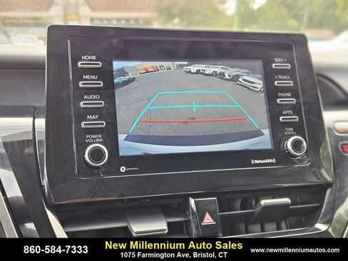 Used 2022 Toyota Camry SE image 21