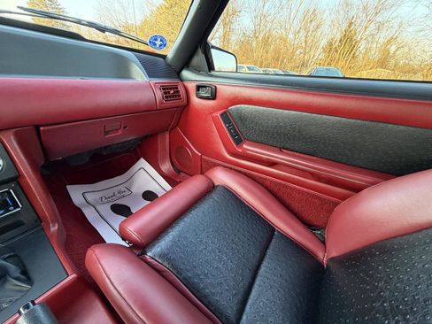 Used 1988 Ford Mustang GT image 16