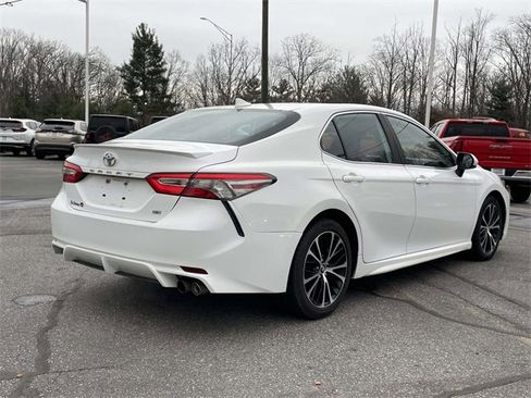 Used 2019 Toyota Camry SE image 5