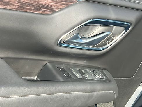 Used 2023 Chevrolet Tahoe Z71 w/ Luxury Package image 22