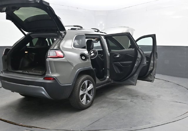 Used 2020 Jeep Cherokee Limited FWD image 57