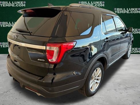 Used 2018 Ford Explorer XLT image 5