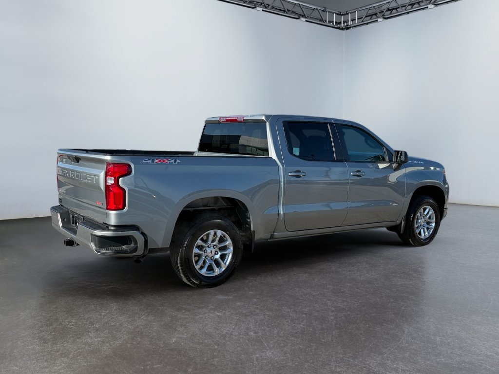 Used 2026 Chevrolet Silverado 1500 RST AWD/4WD image 3