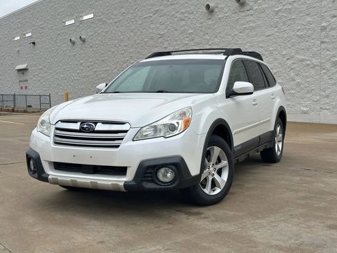 Used 2013 Subaru Outback 2.5i Limited image 1