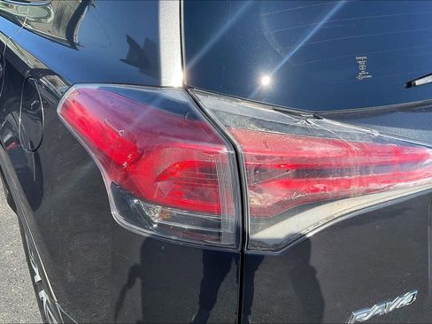Used 2016 Toyota RAV4 LE AWD/4WD image 23