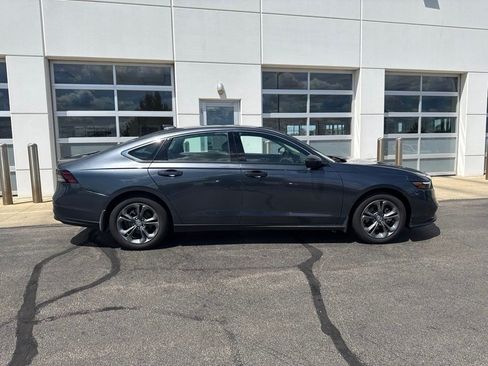 Used 2024 Honda Accord EX image 3