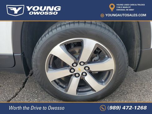 Used 2021 Chevrolet Traverse LT w/ LT Premium Package AWD/4WD image 34