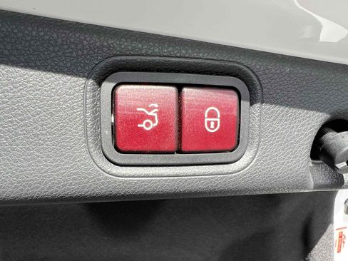 Used 2021 Mercedes-Benz E 350 Sedan image 11